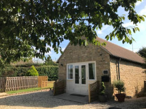 Cherry Tree Cottage in idyllic Cotswold village